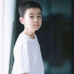 秦立洋个人资料照片,风采独具，魅力四溢的青年才俊