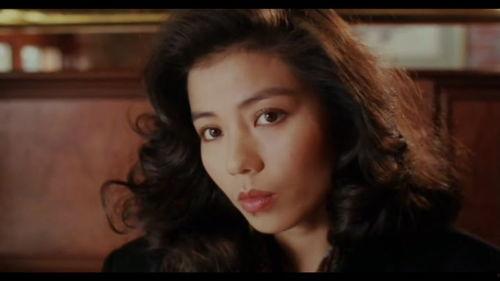 钟楚红个人资料年龄,岁月如歌，美丽依旧的传奇人生”