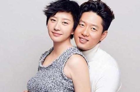 明星成对的都哪些,盘点娱乐圈甜蜜成对的明星情侣  第2张